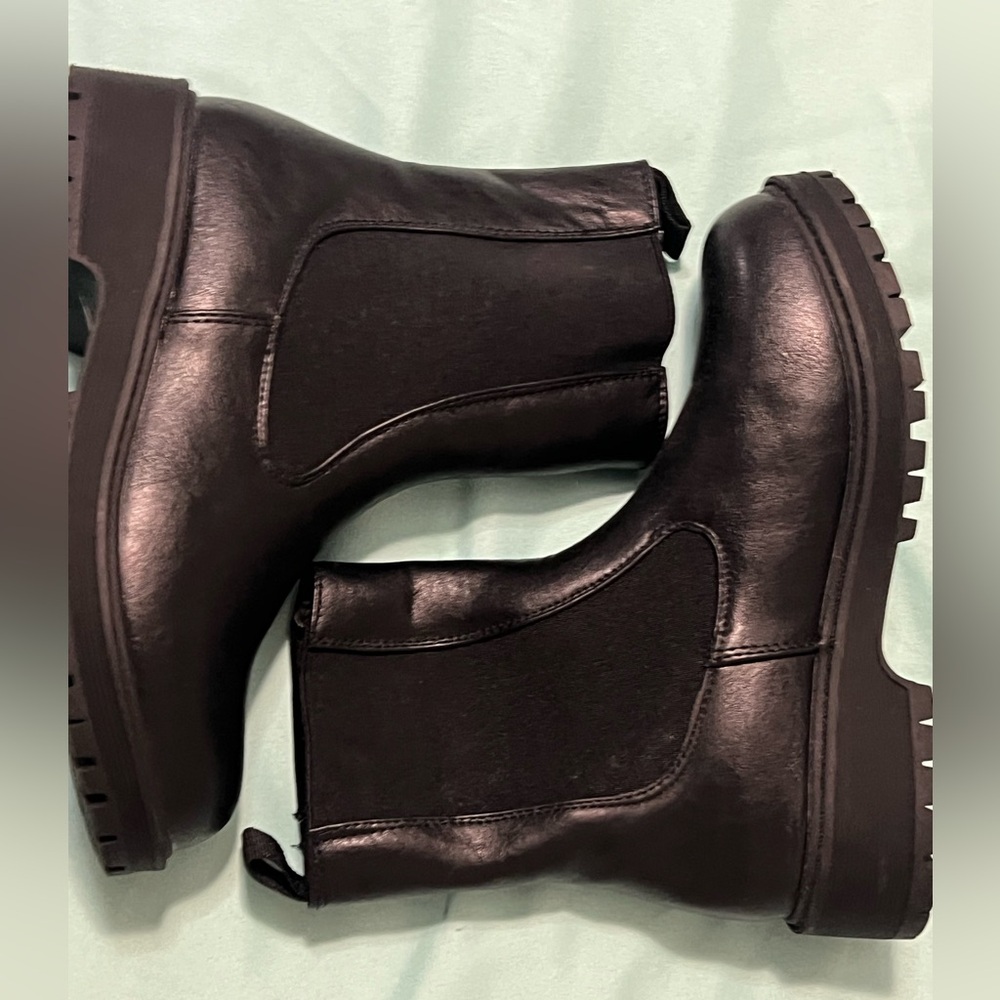 SHEIN Black Kids Boots